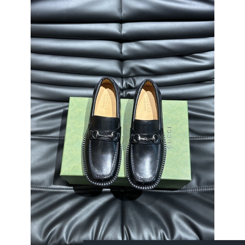 G*u*i leather shoes